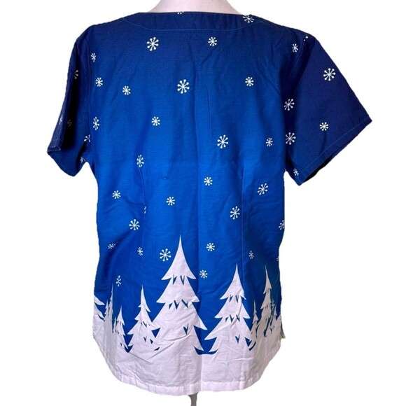 Butter Soft Stretch Christmas Scrub Top Santa Red Truck Snowman Penguin Size Lg - Picture 3 of 9